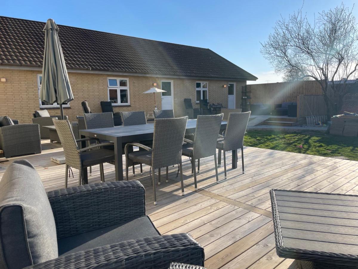Randalin Aparthotel Akirkeby Bagian luar foto